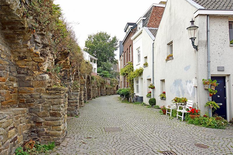 Photo Lang Grachtje en Klein Grachtje en Maastricht, Voir, Sites touristiques - #1