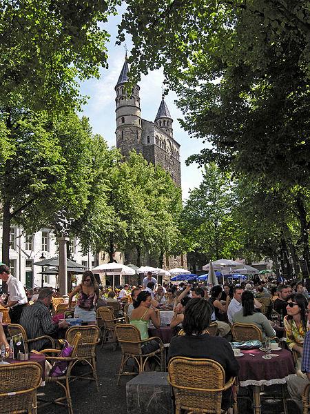Photo Onze Lieve Vrouweplein en Maastricht, Voir, Boire, Quartier, place, parc - #2