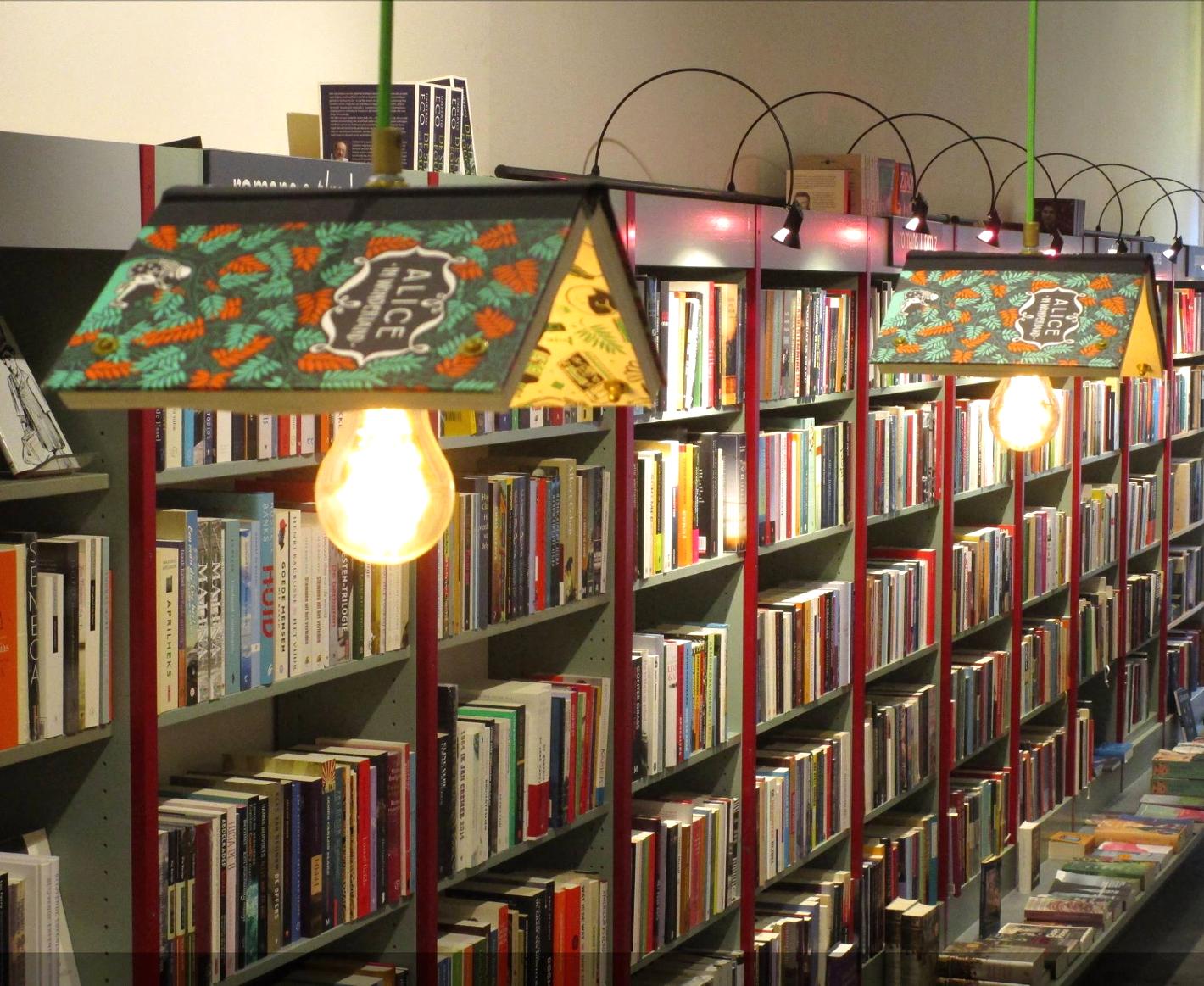 Photo Boekhandel Livius de Zevensprong en Tilburg, Shopping, Cadeaux & présents, Passe-temps et loisirs - #1
