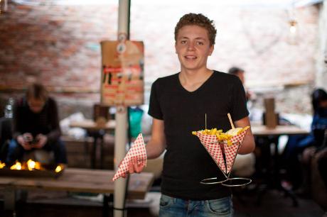 Photo Frietboetiek b'tje Anders en Middelburg, Manger & boire, Savourer un déjeuner, Gueuletonner