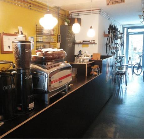 Photo Blackbird coffee & vintage en Utrecht, Manger & boire, Café, thé et gâteaux