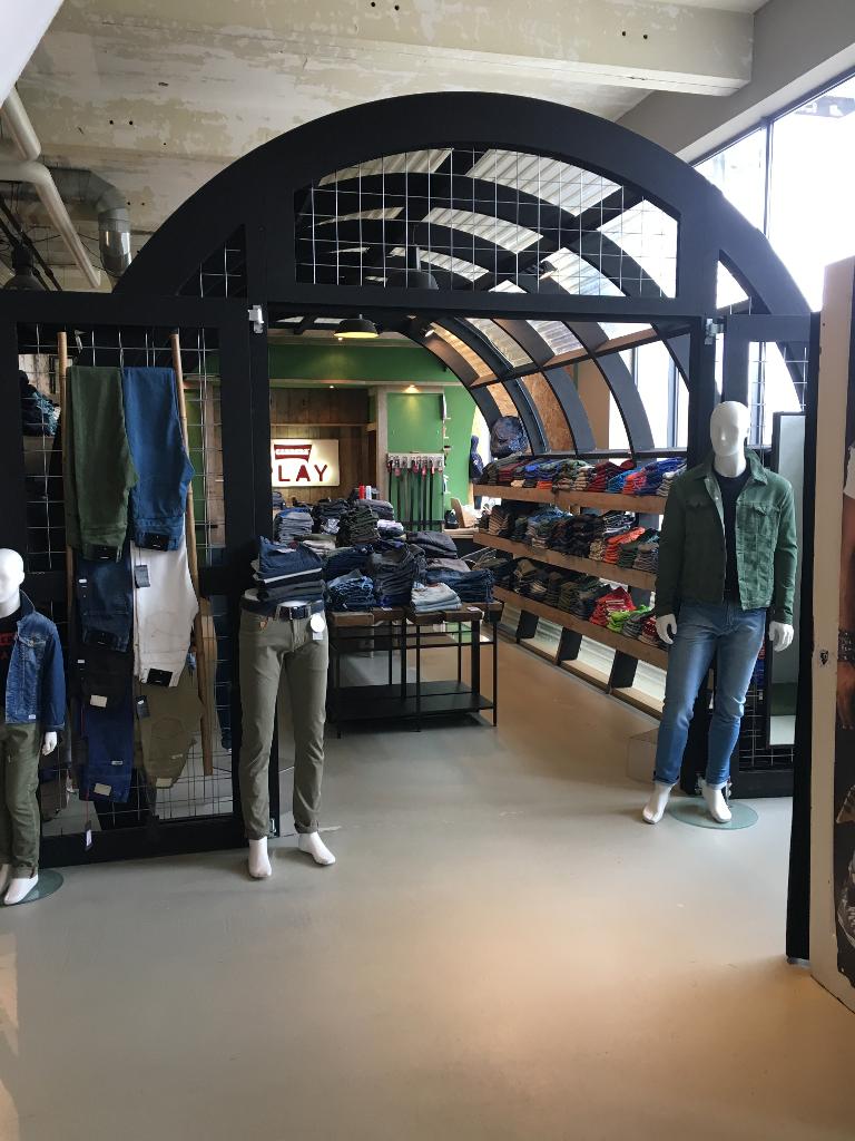 Photo Jogg-jeans en Eindhoven, Shopping, Shopping agréable - #2
