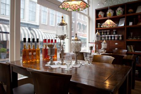 Photo P. Rijneveen Branderij & Distilleerderij en Dordrecht, Shopping, Gourmandise, Boire, Activité