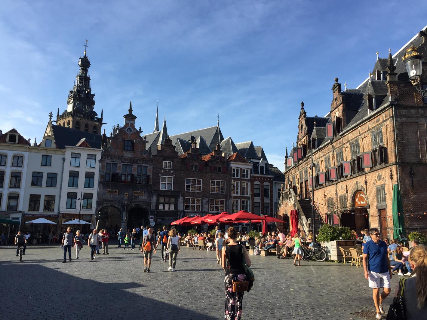 Photo Grote Markt en Nijmegen, Voir, Boire un verre, Se promener - #1