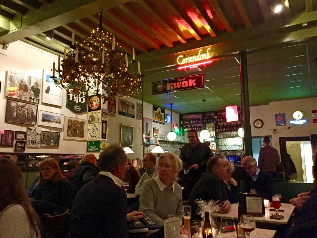 Photo Café de Tijd en Dordrecht, Manger & boire, Boire un verre - #3