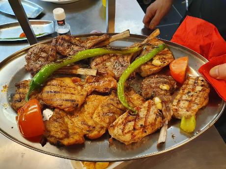 Photo Tekinev en Groningen, Manger & boire, Savourer au restaurant